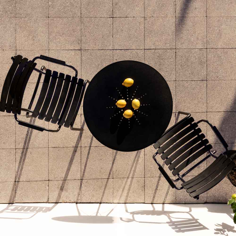 reclips-dining-chair with table